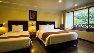 Zimmersafe, kostenloses WLAN, Bettwäsche