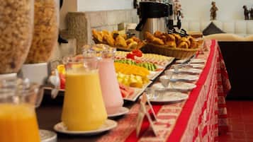 Buffet déjeuner gratuit tous les jours