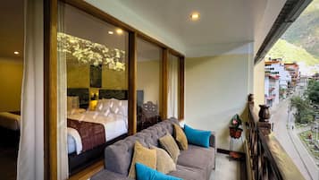Quarto triplo luxo, vista para a montanha | Terraço/pátio