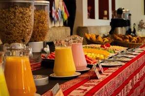 Free daily buffet breakfast  - Santuario Machupicchu (Machu Picchu)