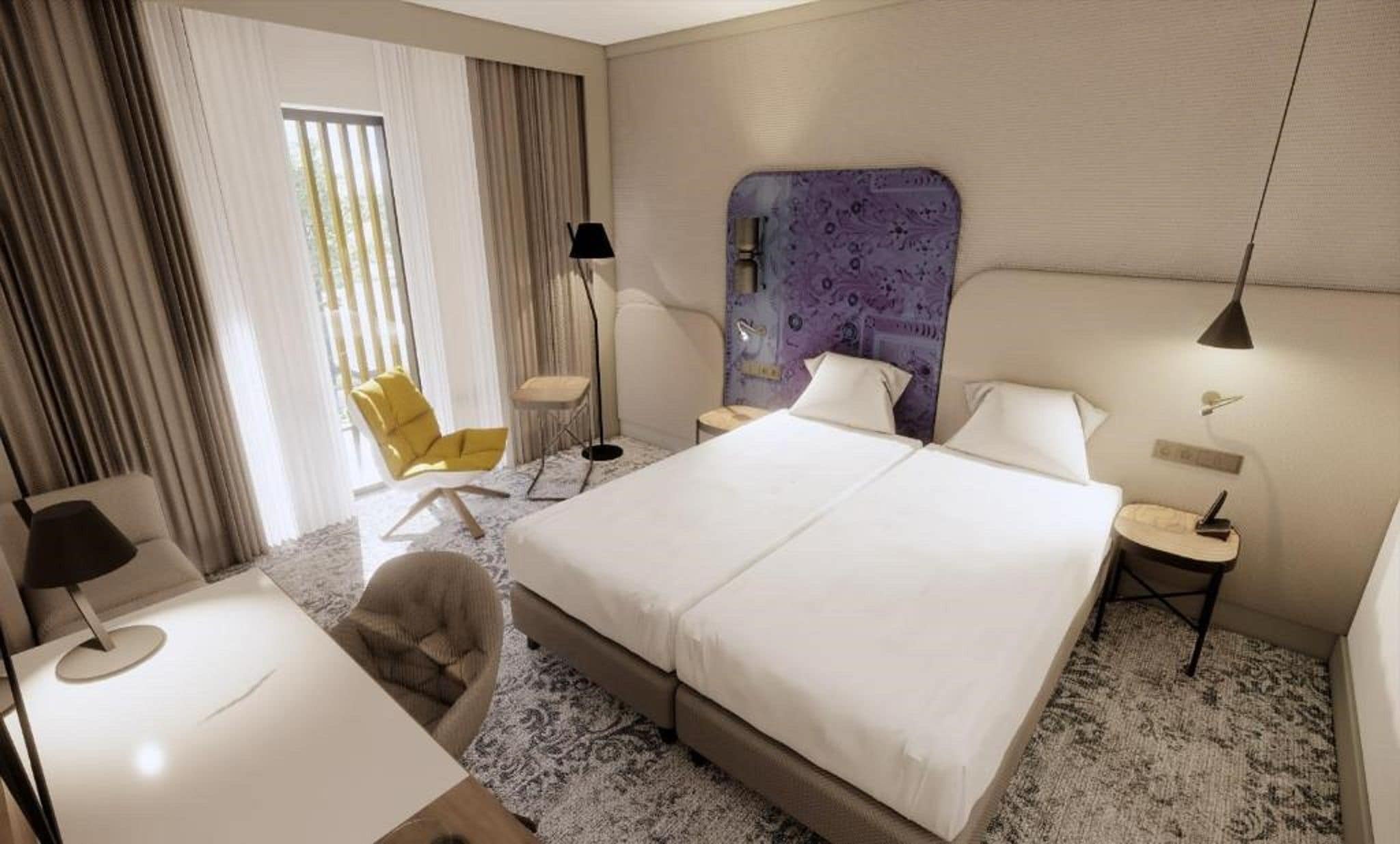 Une chambre d’hôtel avec un grand lit, une chaise, un bureau et une lampe.
