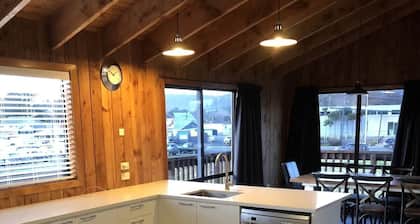 3 Bedroom Mountain View Apartment