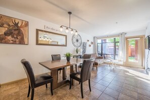 Dining - Resort Style Living with Private Lawn and Patio (Kelowna)