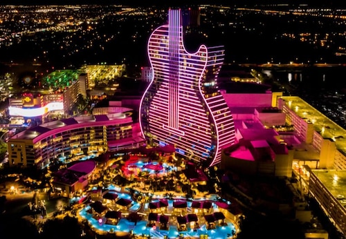 Welcome to your "Home Away From Home" getaway • Near Miami & Hard Rock