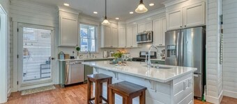 Oceanside - Dog Friendly - 3pm Checkout  