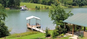 Property grounds - 20% OFF Happy Haven Lakehouse- Lakefront, Dock, Pavillion, Hot Tub, Game Room (Dandridge)