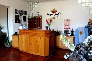 Lobby - Marvic Hotel (San Pedro)
