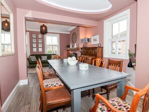 Cottage | Dining