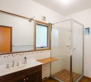 Shower, towels
