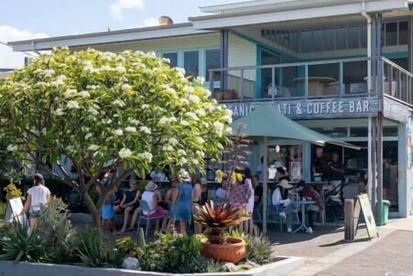 Property grounds - Chillawong - Relax with the whole family at this peaceful place to stay. (Point Lookout)