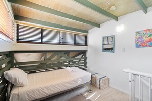 1 bedroom, free WiFi, bed sheets - Main Stay - Your family will be close to everything! (Point Lookout)