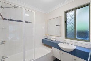 Towels - Main Stay - Your family will be close to everything! (Point Lookout)