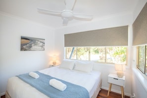 3 室のベッドルーム、WiFi (無料)、ベッドシーツ