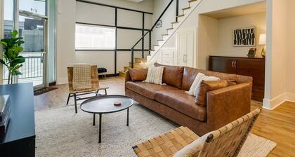 Upscale Texarkana Townhome, Walk to Downtown!