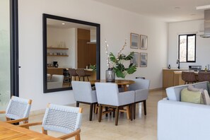 Dining - Spacious Luxury Condominium with Ocean Views (Cabo San Lucas)