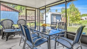 House, Multiple Beds, Patio, Garden View | Outdoor dining - Blue Lagoon (Tampa)