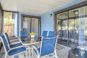 Casa, várias camas, varanda, vista para o jardim | Área da propriedade