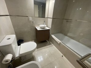 Apartamento, 1 habitación, accesible para personas con discapacidad, fumadores | Baño