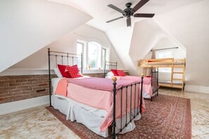 4 habitaciones, tabla de planchar con plancha y wifi gratis