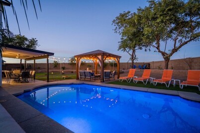 Ultimate PLAYcation•Walk to State Farm Stadium/NFL