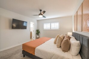 3 habitaciones, tabla de planchar con plancha y cuna de viaje 