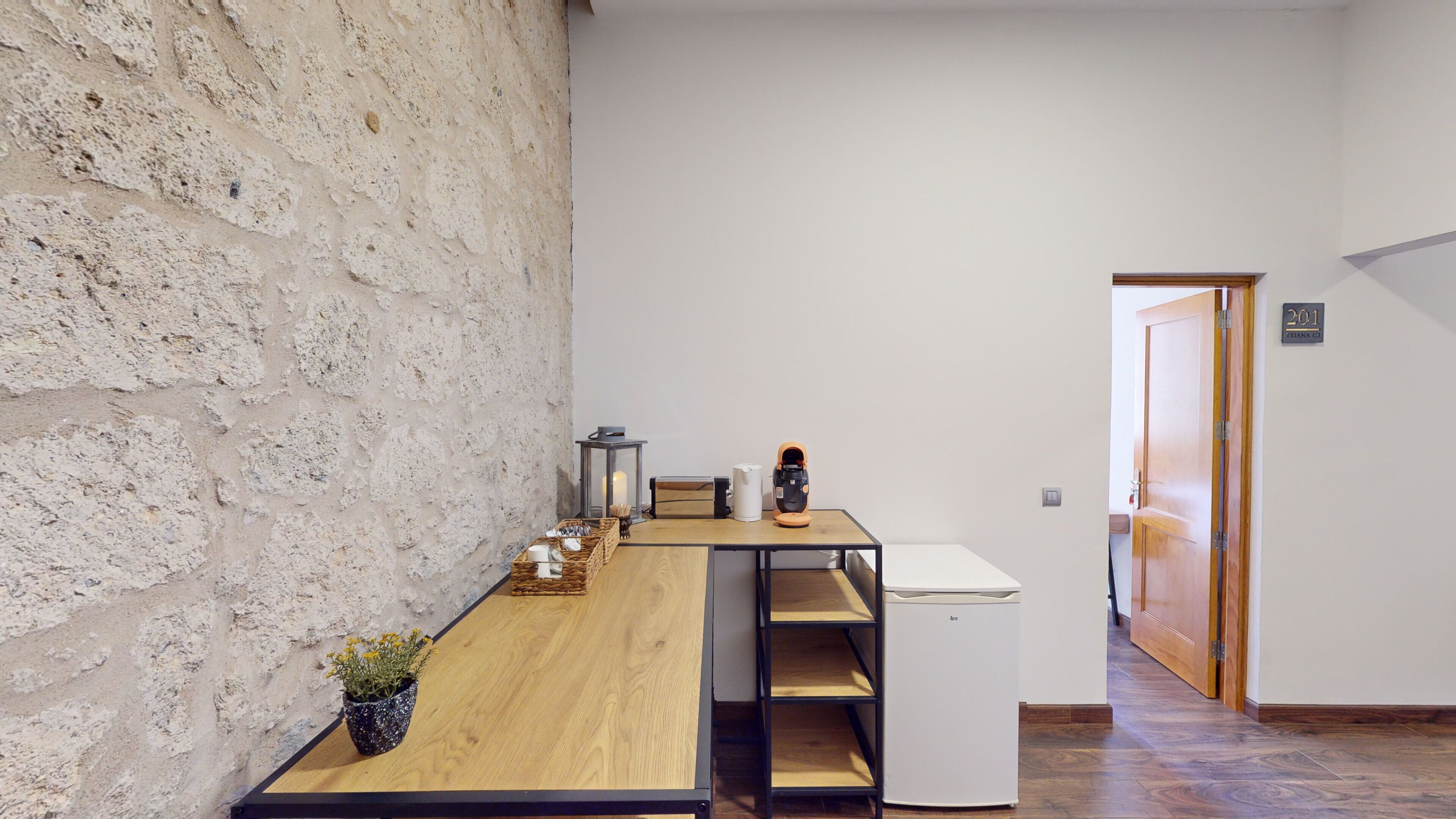 Photo - Triana Rooms EH