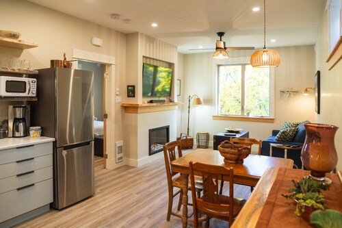 Private rural vacation home stay in Stocking Creek Park, Cowichan Valley