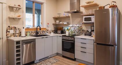 Private rural vacation home stay in Stocking Creek Park, Cowichan Valley