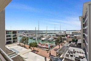 Property grounds - Stunning Auckland Harbour Views (Auckland)