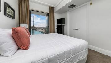 Bureau, fer et planche Ă repasser, lit parapluie, Wi-Fi