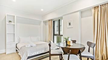 1 Schlafzimmer, Bügeleisen/Bügelbrett, Reisekinderbett, kostenloses WLAN