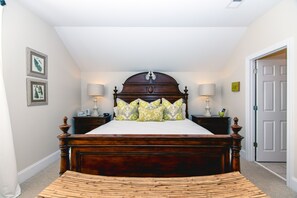 5 habitaciones, tabla de planchar con plancha, wifi y ropa de cama