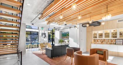 Modern Apartment minutes from the heart of the city- Perfect for professionals