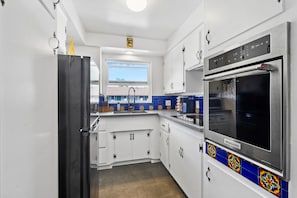 Fridge, microwave, oven, coffee/tea maker