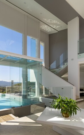 Piscine couverte, piscine extérieure