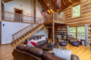 TV, fireplace, table tennis - Cari's Rivers Edge - private home in Boone with a fire pit (Boone)