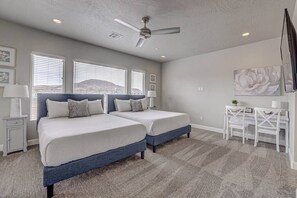 4 soverom, strykejern/-brett, reiseseng for barn og wi-fi (inkludert)