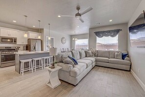 Smart TV, fireplace, video games - Zions Sand Hollow St George Beautiful National Parks (Hurricane)