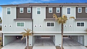 Exterior - Pet Friendly, Golf Cart Included, Shared Heated Resort Style Pool (Port Aransas)