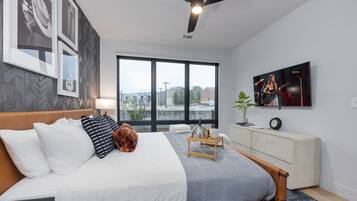 2 bedrooms, iron/ironing board, travel cot, free WiFi