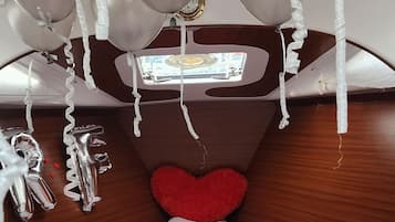 1 Schlafzimmer, Zimmersafe, Schreibtisch, Bügeleisen/Bügelbrett