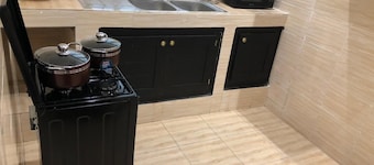 TRÈS BEAU APPARTEMENTS MEUBLÉS À CALAVI CENTRE À BON PRIX au Bénin