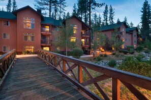 Exterior - 3 Bedroom Deluxe Condo, Sleeps 8, Kitchen, Skiing at Lake Tahoe, South Shore!! (Zephyr Cove)