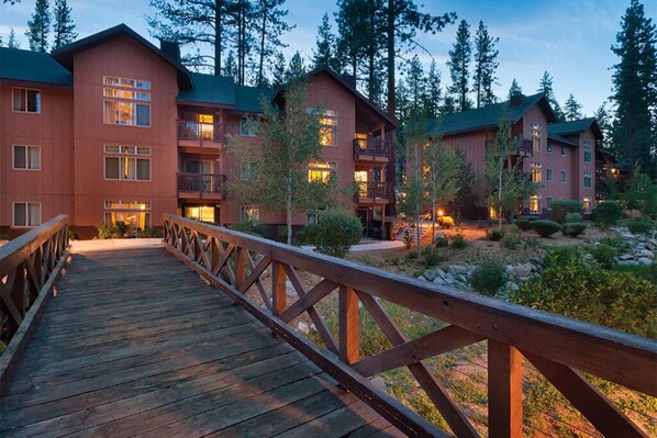 Exterior - 3 Bedroom Deluxe Condo, Sleeps 8, Kitchen, Skiing at Lake Tahoe, South Shore!! (Zephyr Cove)