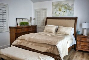 4 Schlafzimmer, Schreibtisch, Bügeleisen/Bügelbrett, WLAN
