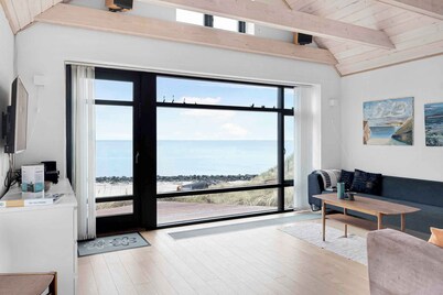 Beachfront cottage with panoramic view