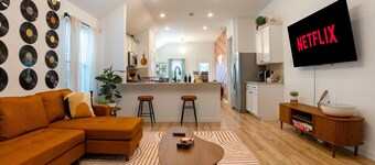 Retro Meets Farmhouse: Craftsman Home with amazing Spa like pool & nearby parks