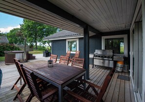 Outdoor dining - Cottage with panoramic view of Lammefjorden (Holbæk)
