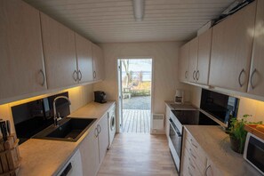 Refrigerador, horno, parrilla de estufa y lavavajillas 