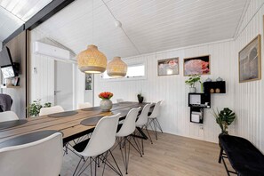 Meeting facility - Cozy summerhouse in an incredibly scenic location (Hadsund)